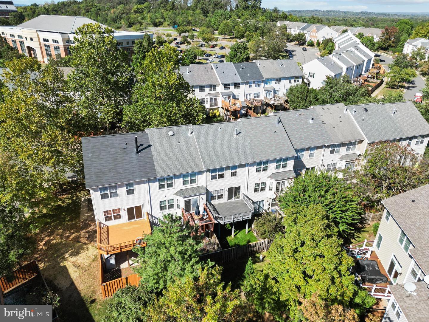 20198 BROOKVIEW SQ, ASHBURN, Virginia 20147, 3 Bedrooms Bedrooms, ,2 BathroomsBathrooms,Residential,For sale,20198 BROOKVIEW SQ,VALO2102586 MLS # VALO2102586