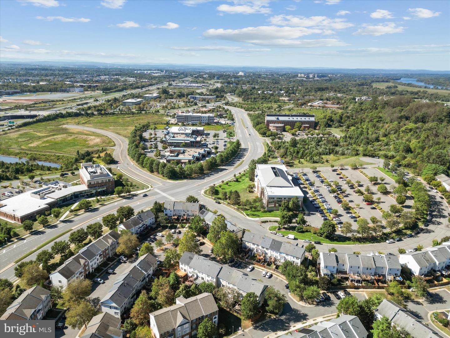 20198 BROOKVIEW SQ, ASHBURN, Virginia 20147, 3 Bedrooms Bedrooms, ,2 BathroomsBathrooms,Residential,For sale,20198 BROOKVIEW SQ,VALO2102586 MLS # VALO2102586