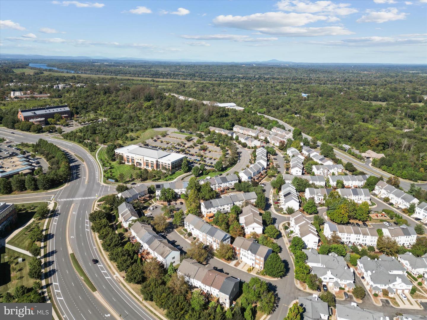 20198 BROOKVIEW SQ, ASHBURN, Virginia 20147, 3 Bedrooms Bedrooms, ,2 BathroomsBathrooms,Residential,For sale,20198 BROOKVIEW SQ,VALO2102586 MLS # VALO2102586
