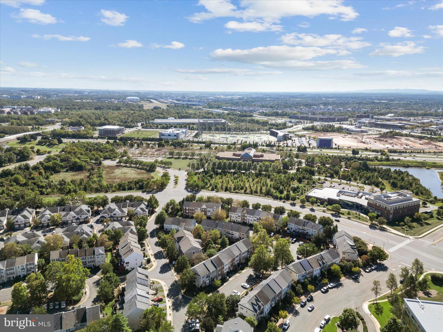 20198 BROOKVIEW SQ, ASHBURN, Virginia 20147, 3 Bedrooms Bedrooms, ,2 BathroomsBathrooms,Residential,For sale,20198 BROOKVIEW SQ,VALO2102586 MLS # VALO2102586