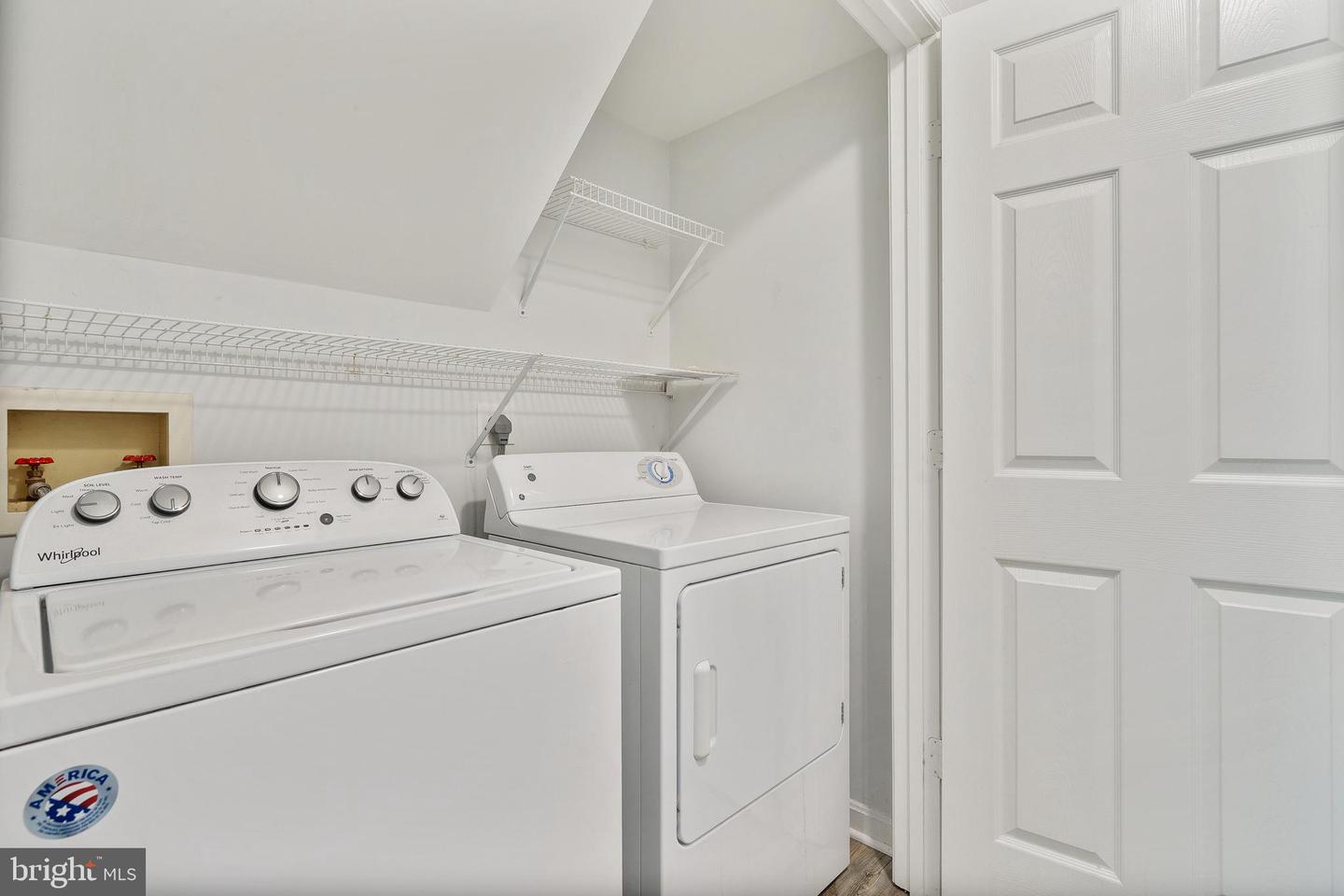 20198 BROOKVIEW SQ, ASHBURN, Virginia 20147, 3 Bedrooms Bedrooms, ,2 BathroomsBathrooms,Residential,For sale,20198 BROOKVIEW SQ,VALO2102586 MLS # VALO2102586