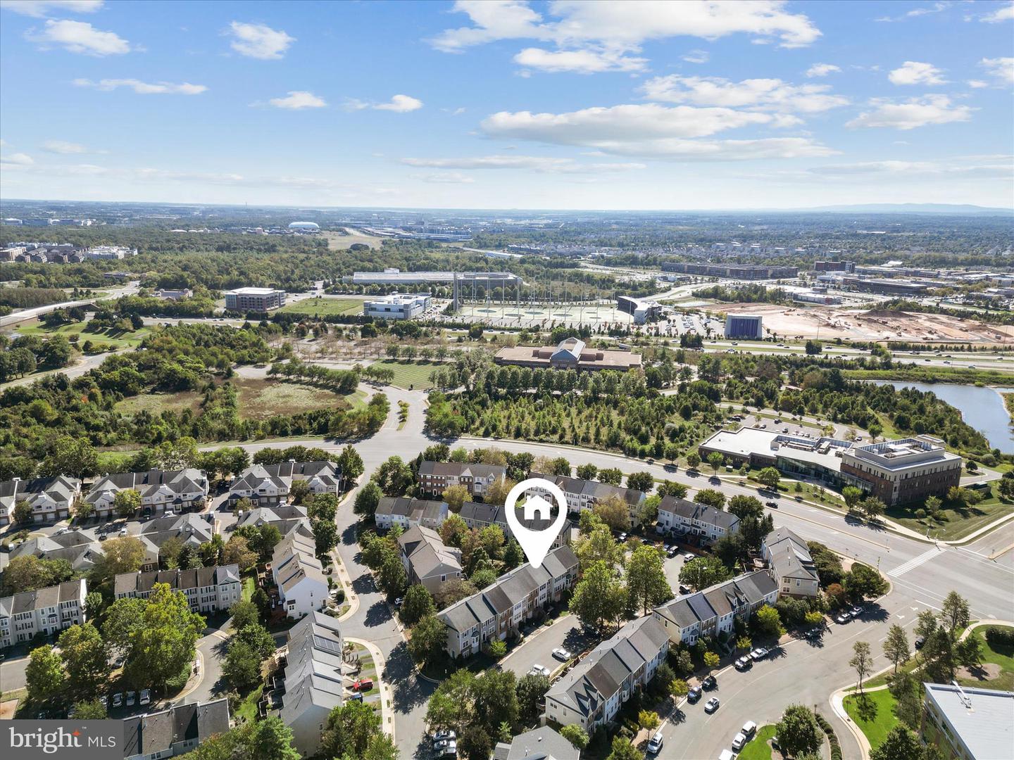 20198 BROOKVIEW SQ, ASHBURN, Virginia 20147, 3 Bedrooms Bedrooms, ,2 BathroomsBathrooms,Residential,For sale,20198 BROOKVIEW SQ,VALO2102586 MLS # VALO2102586