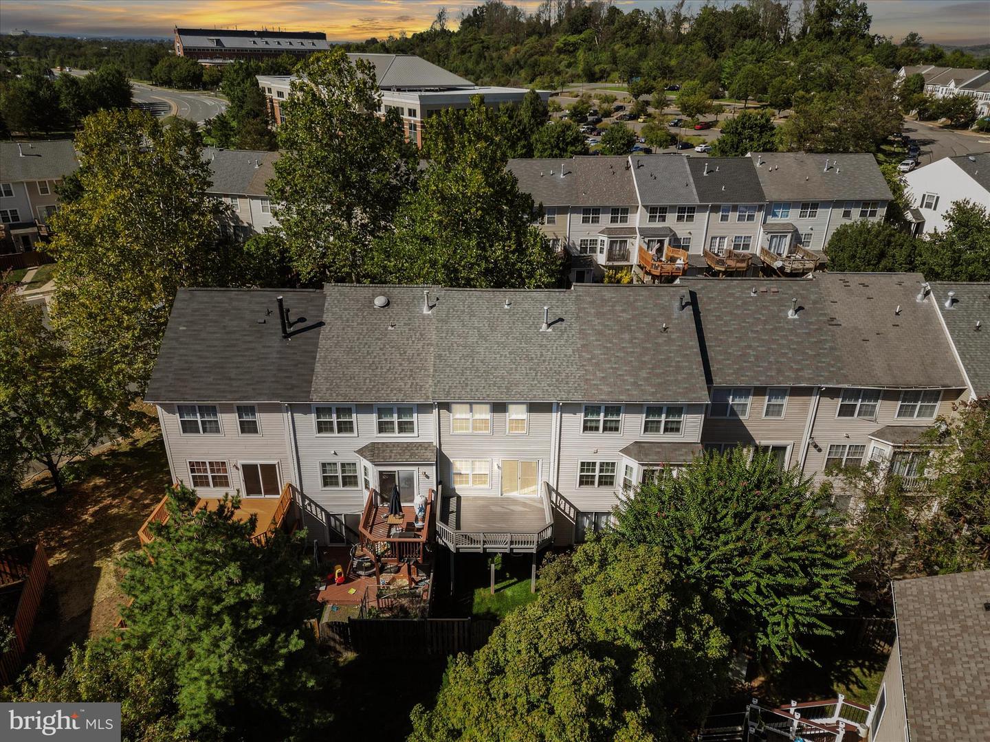 20198 BROOKVIEW SQ, ASHBURN, Virginia 20147, 3 Bedrooms Bedrooms, ,2 BathroomsBathrooms,Residential,For sale,20198 BROOKVIEW SQ,VALO2102586 MLS # VALO2102586