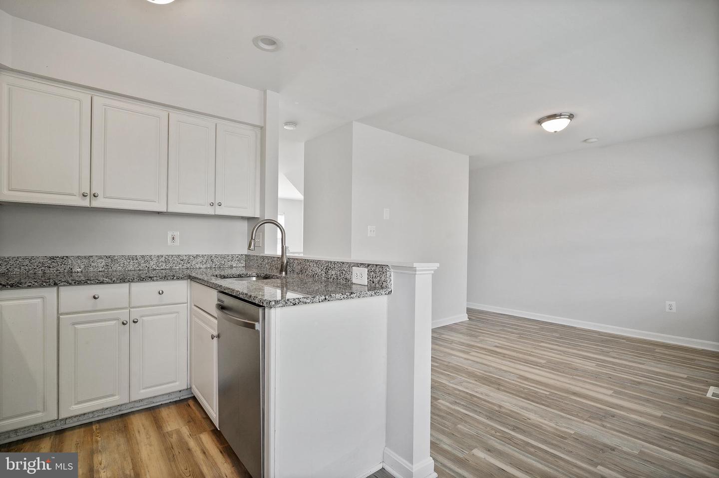 20198 BROOKVIEW SQ, ASHBURN, Virginia 20147, 3 Bedrooms Bedrooms, ,2 BathroomsBathrooms,Residential,For sale,20198 BROOKVIEW SQ,VALO2102586 MLS # VALO2102586