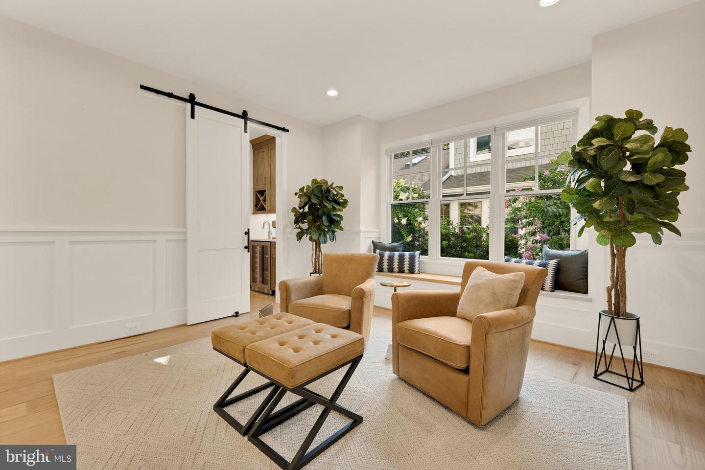 637 21ST ST S, ARLINGTON, Virginia 22202, 5 Bedrooms Bedrooms, 21 Rooms Rooms,4 BathroomsBathrooms,Residential,For sale,637 21ST ST S,VAAR2061104 MLS # VAAR2061104