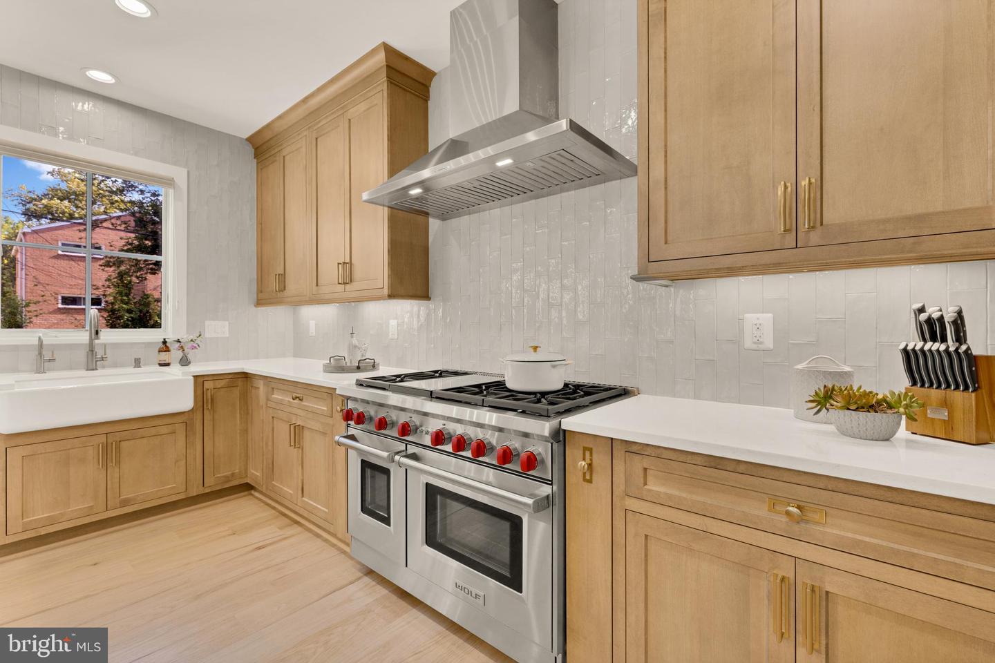 637 21ST ST S, ARLINGTON, Virginia 22202, 5 Bedrooms Bedrooms, 21 Rooms Rooms,4 BathroomsBathrooms,Residential,For sale,637 21ST ST S,VAAR2061104 MLS # VAAR2061104