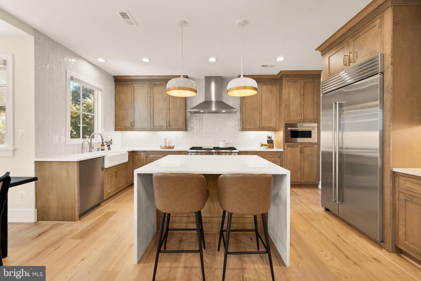637 21ST ST S, ARLINGTON, Virginia 22202, 5 Bedrooms Bedrooms, 21 Rooms Rooms,4 BathroomsBathrooms,Residential,For sale,637 21ST ST S,VAAR2061104 MLS # VAAR2061104