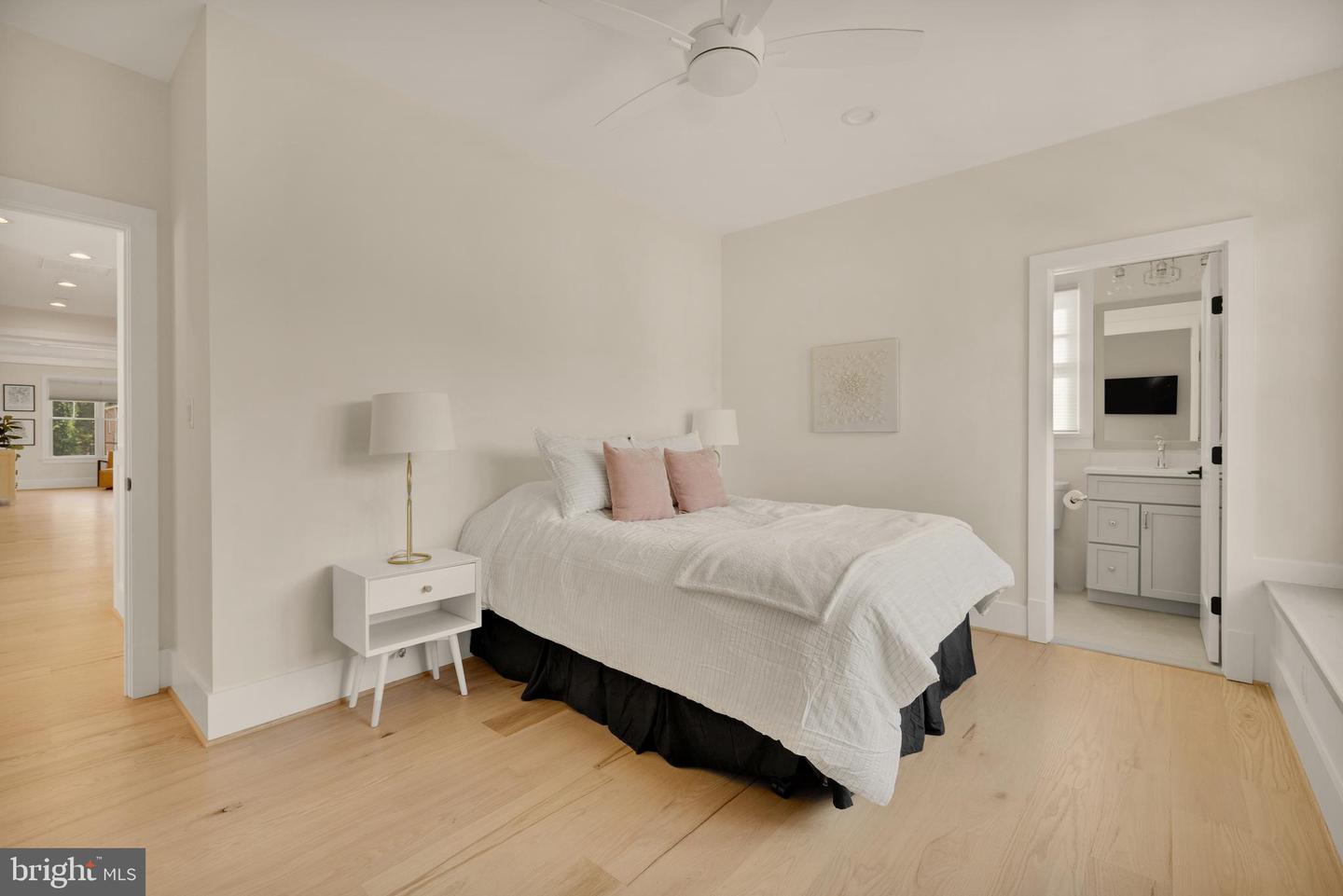 637 21ST ST S, ARLINGTON, Virginia 22202, 5 Bedrooms Bedrooms, 21 Rooms Rooms,4 BathroomsBathrooms,Residential,For sale,637 21ST ST S,VAAR2061104 MLS # VAAR2061104