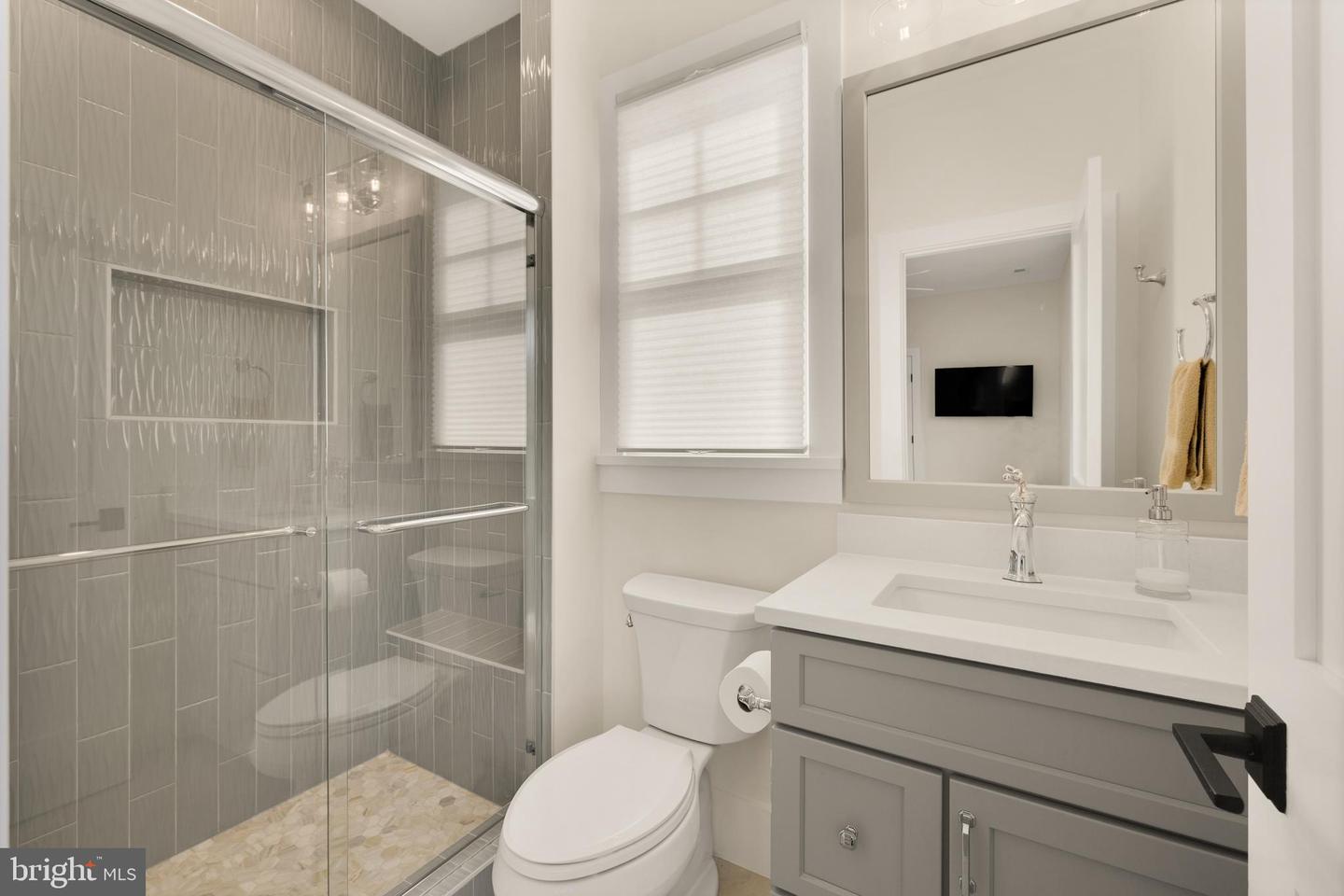 637 21ST ST S, ARLINGTON, Virginia 22202, 5 Bedrooms Bedrooms, 21 Rooms Rooms,4 BathroomsBathrooms,Residential,For sale,637 21ST ST S,VAAR2061104 MLS # VAAR2061104