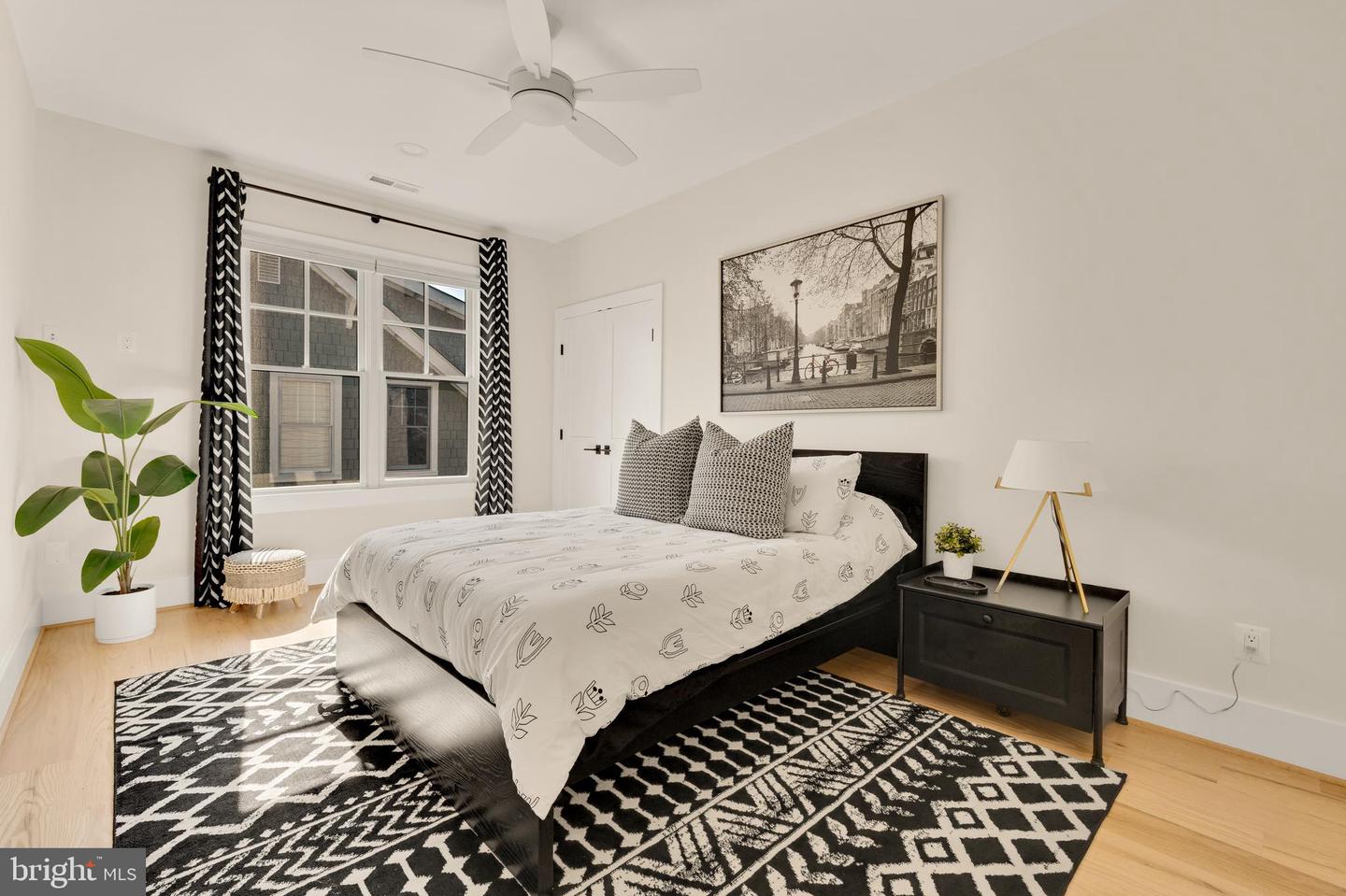 637 21ST ST S, ARLINGTON, Virginia 22202, 5 Bedrooms Bedrooms, 21 Rooms Rooms,4 BathroomsBathrooms,Residential,For sale,637 21ST ST S,VAAR2061104 MLS # VAAR2061104