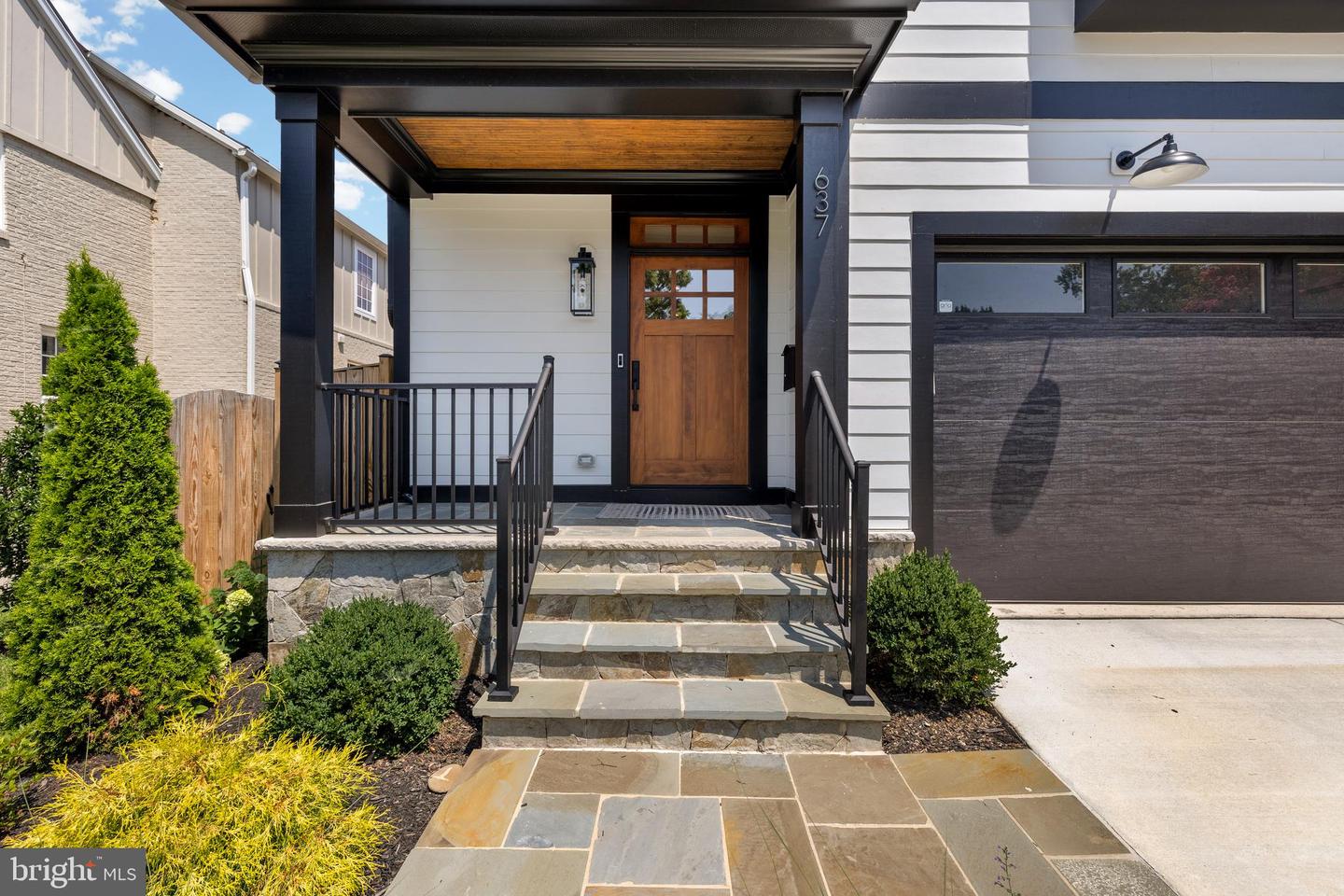 637 21ST ST S, ARLINGTON, Virginia 22202, 5 Bedrooms Bedrooms, 21 Rooms Rooms,4 BathroomsBathrooms,Residential,For sale,637 21ST ST S,VAAR2061104 MLS # VAAR2061104