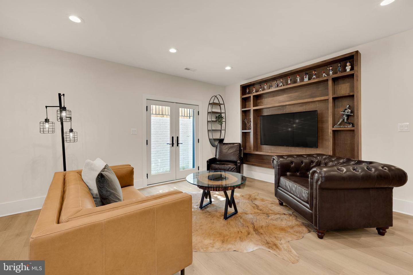 637 21ST ST S, ARLINGTON, Virginia 22202, 5 Bedrooms Bedrooms, 21 Rooms Rooms,4 BathroomsBathrooms,Residential,For sale,637 21ST ST S,VAAR2061104 MLS # VAAR2061104