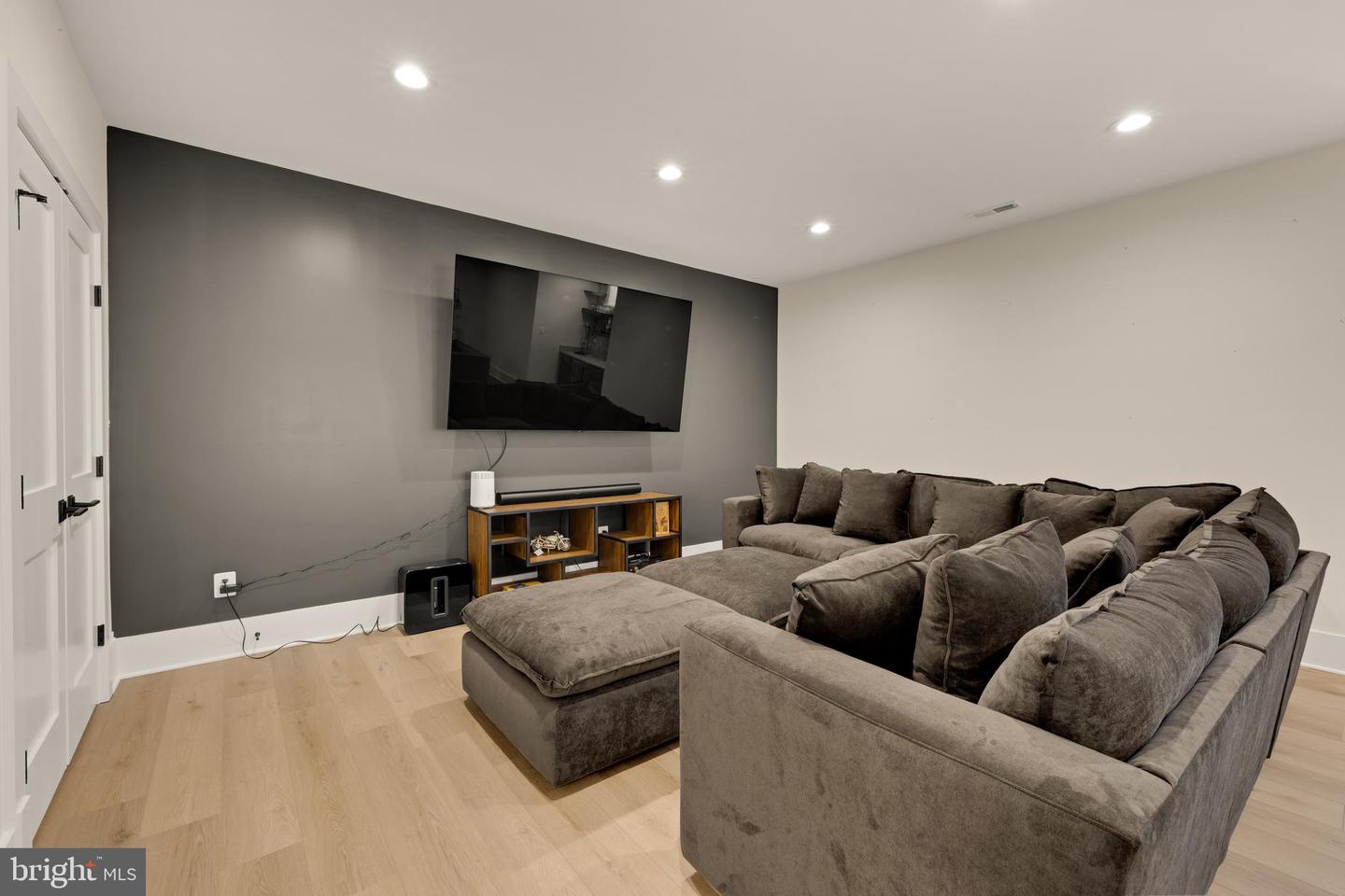637 21ST ST S, ARLINGTON, Virginia 22202, 5 Bedrooms Bedrooms, 21 Rooms Rooms,4 BathroomsBathrooms,Residential,For sale,637 21ST ST S,VAAR2061104 MLS # VAAR2061104