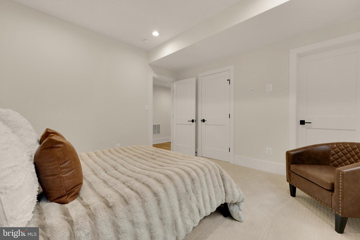 637 21ST ST S, ARLINGTON, Virginia 22202, 5 Bedrooms Bedrooms, 21 Rooms Rooms,4 BathroomsBathrooms,Residential,For sale,637 21ST ST S,VAAR2061104 MLS # VAAR2061104