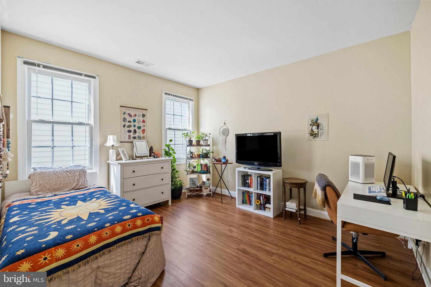 13042 TAVERNER LOOP, WOODBRIDGE, Virginia 22192, 5 Bedrooms Bedrooms, ,3 BathroomsBathrooms,Residential,For sale,13042 TAVERNER LOOP,VAPW2099612 MLS # VAPW2099612