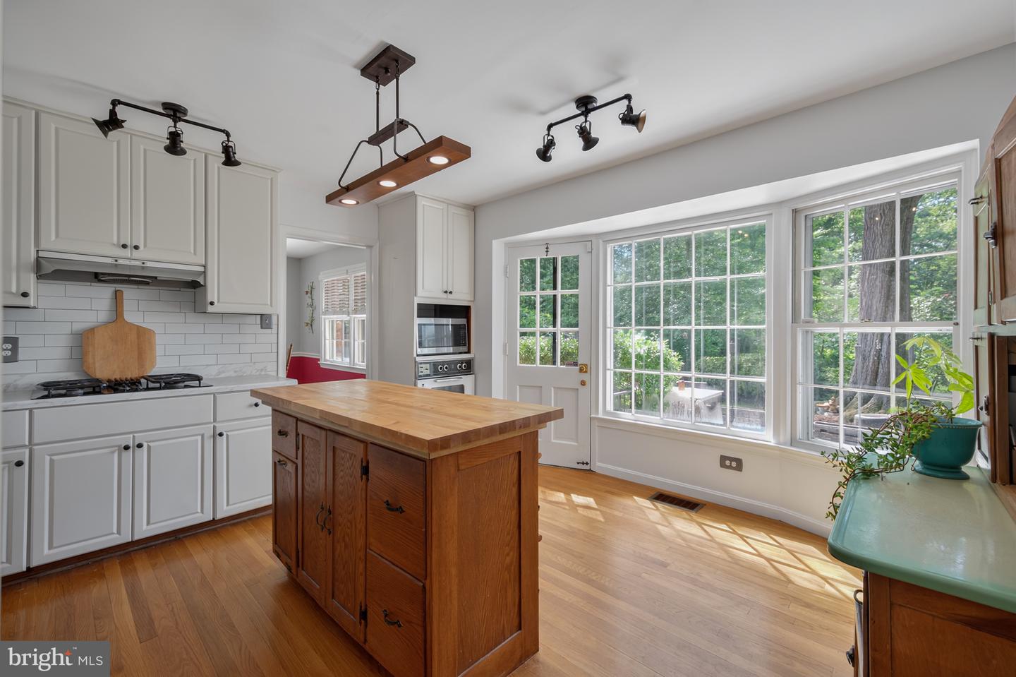 1102 ALDEN RD, ALEXANDRIA, Virginia 22308, 4 Bedrooms Bedrooms, ,3 BathroomsBathrooms,Residential,For sale,1102 ALDEN RD,VAFX2256608 MLS # VAFX2256608