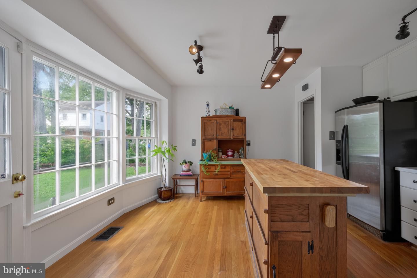 1102 ALDEN RD, ALEXANDRIA, Virginia 22308, 4 Bedrooms Bedrooms, ,3 BathroomsBathrooms,Residential,For sale,1102 ALDEN RD,VAFX2256608 MLS # VAFX2256608