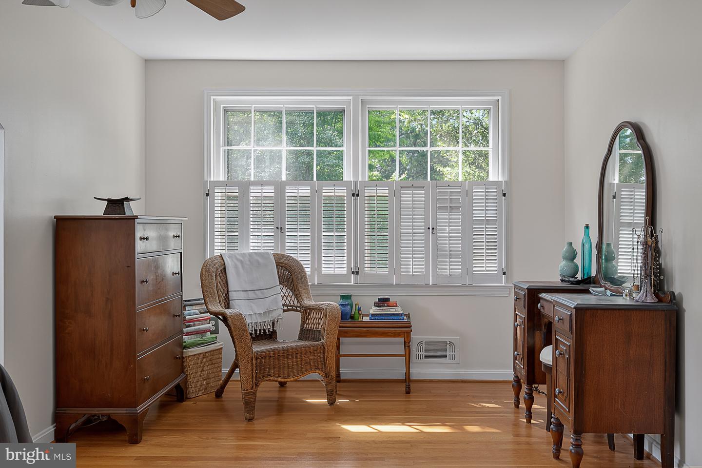 1102 ALDEN RD, ALEXANDRIA, Virginia 22308, 4 Bedrooms Bedrooms, ,3 BathroomsBathrooms,Residential,For sale,1102 ALDEN RD,VAFX2256608 MLS # VAFX2256608