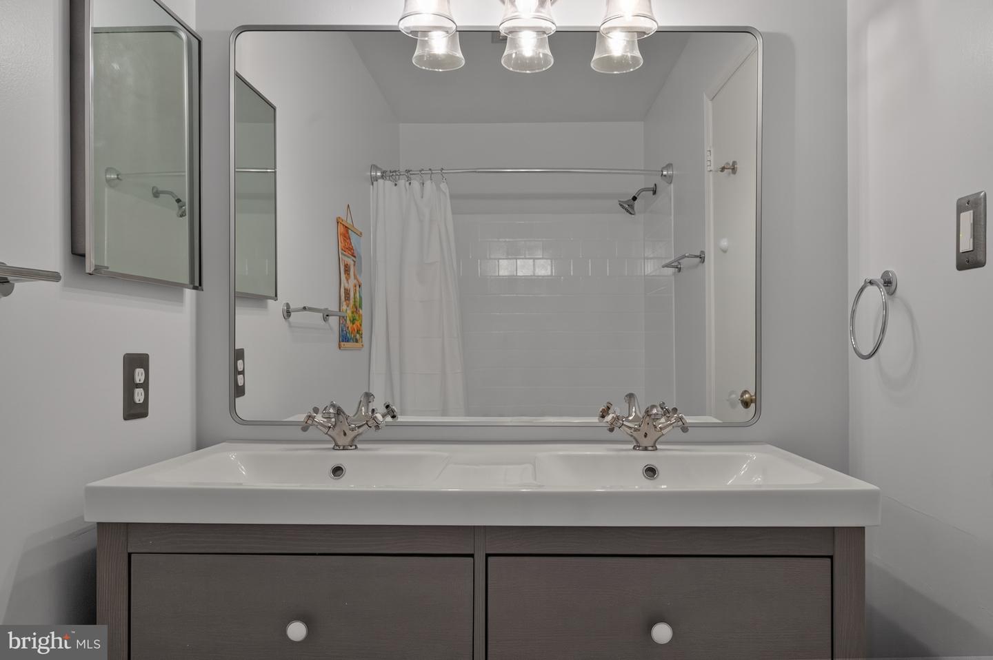 1102 ALDEN RD, ALEXANDRIA, Virginia 22308, 4 Bedrooms Bedrooms, ,3 BathroomsBathrooms,Residential,For sale,1102 ALDEN RD,VAFX2256608 MLS # VAFX2256608