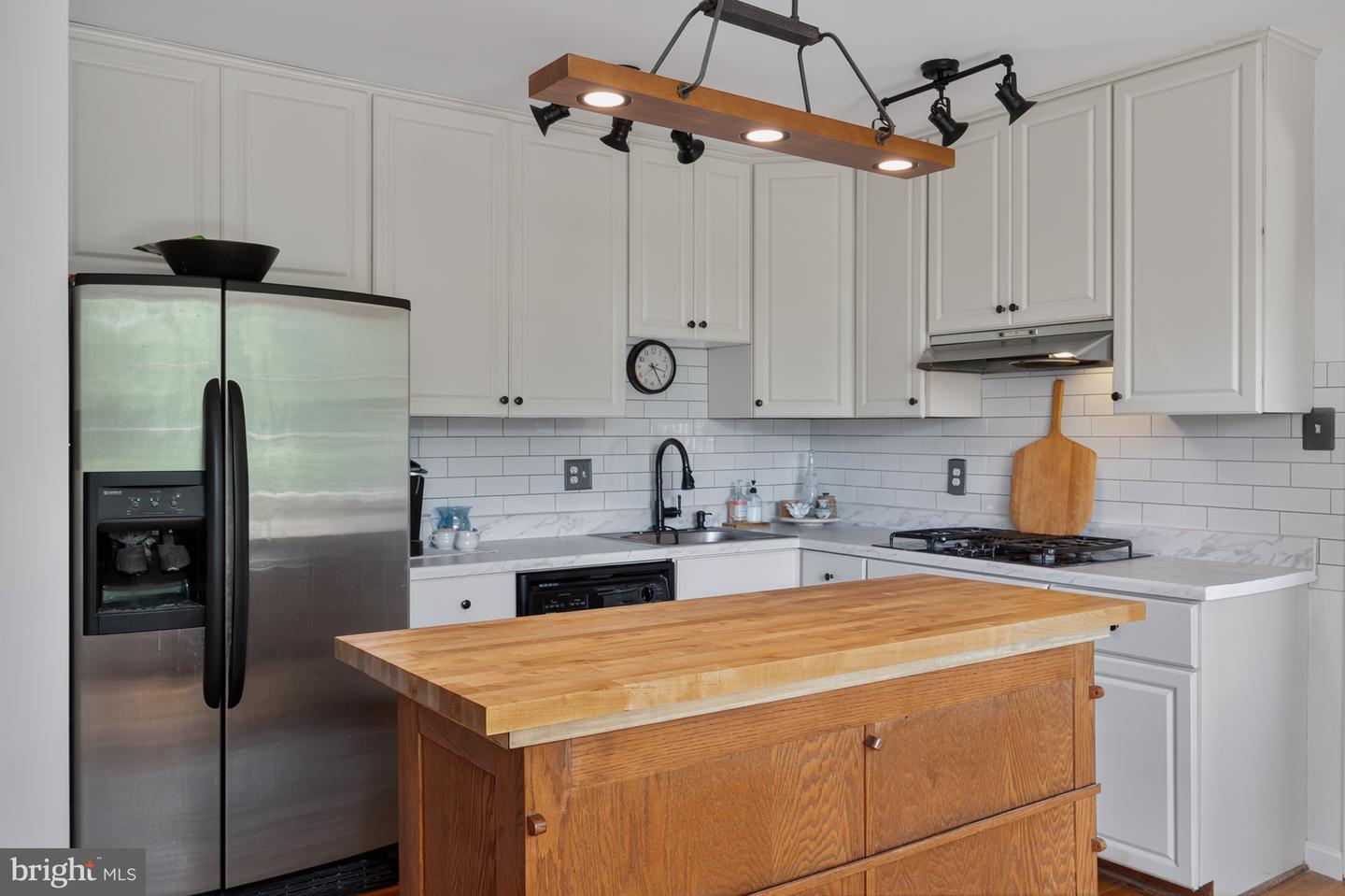 1102 ALDEN RD, ALEXANDRIA, Virginia 22308, 4 Bedrooms Bedrooms, ,3 BathroomsBathrooms,Residential,For sale,1102 ALDEN RD,VAFX2256608 MLS # VAFX2256608