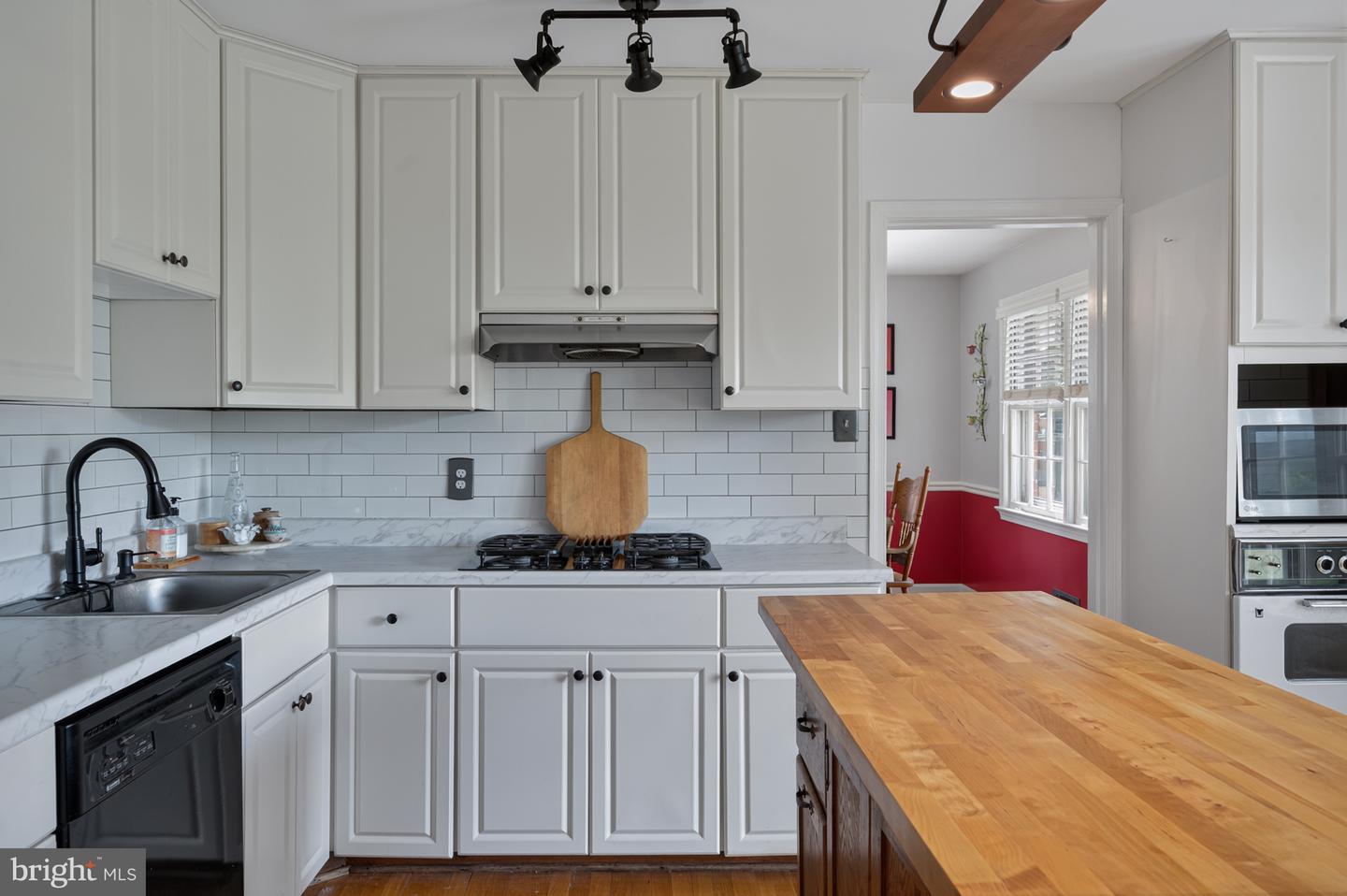 1102 ALDEN RD, ALEXANDRIA, Virginia 22308, 4 Bedrooms Bedrooms, ,3 BathroomsBathrooms,Residential,For sale,1102 ALDEN RD,VAFX2256608 MLS # VAFX2256608