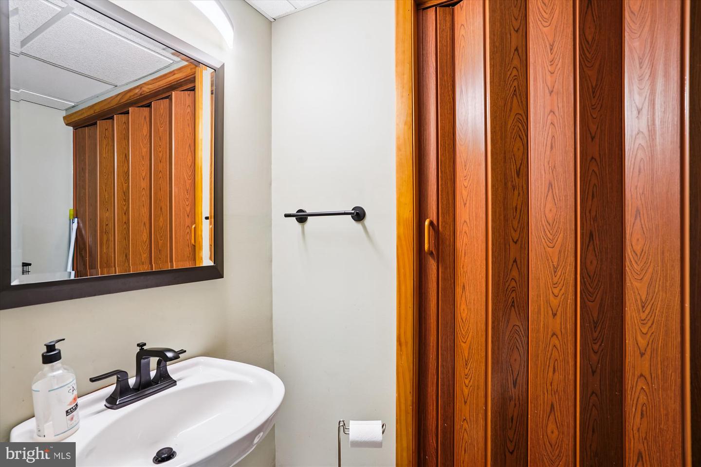 1617 PURPLE SAGE DR, RESTON, Virginia 20194, 2 Bedrooms Bedrooms, ,1 BathroomBathrooms,Residential,For sale,1617 PURPLE SAGE DR,VAFX2256618 MLS # VAFX2256618