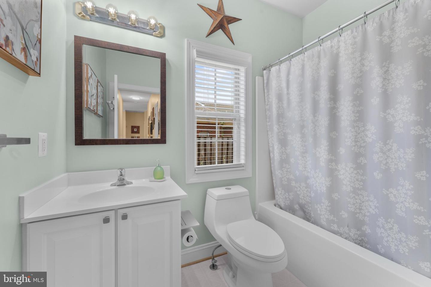 248 CARRIAGE CHASE CIR, WARRENTON, Virginia 20186, 3 Bedrooms Bedrooms, ,2 BathroomsBathrooms,Residential,For sale,248 CARRIAGE CHASE CIR,VAFQ2017544 MLS # VAFQ2017544