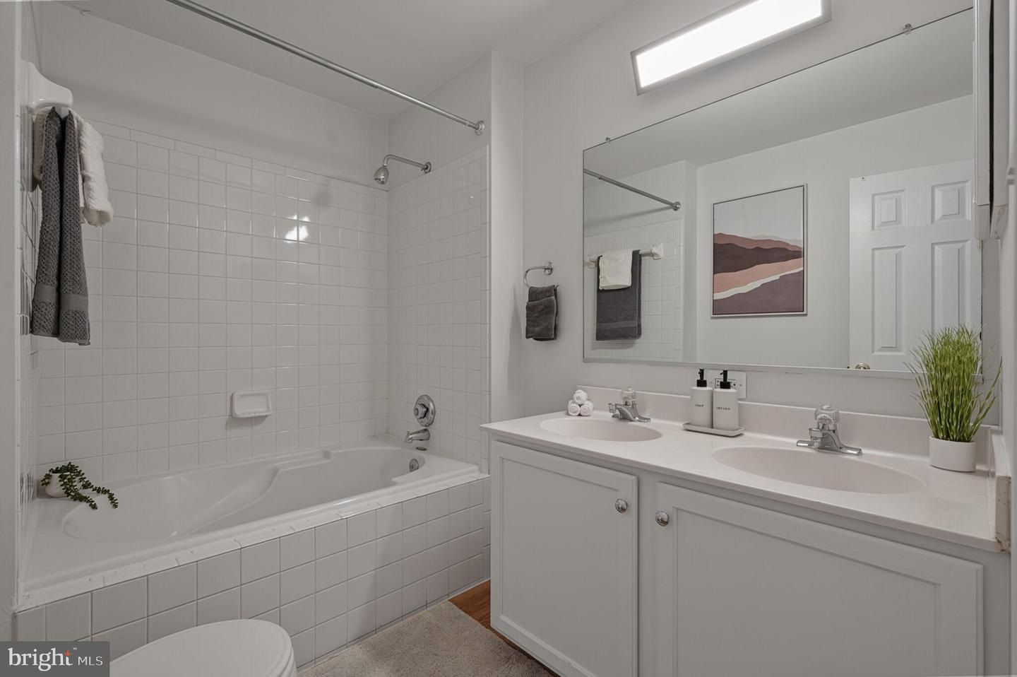 13174 KIDWELL FIELD RD, HERNDON, Virginia 20171, 2 Bedrooms Bedrooms, ,2 BathroomsBathrooms,Residential,For sale,13174 KIDWELL FIELD RD,VAFX2256686 MLS # VAFX2256686