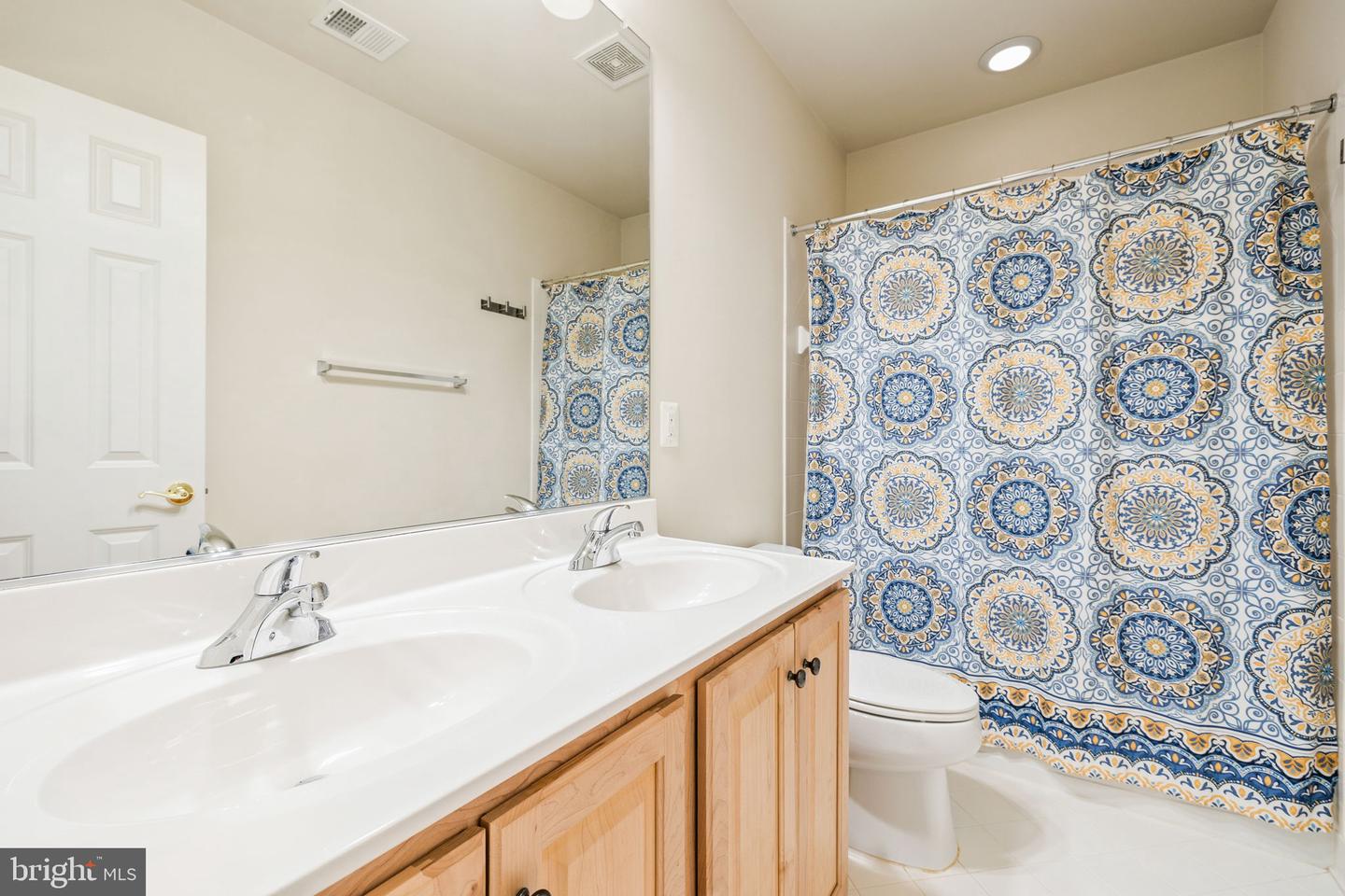 3224 LOST POND CT, TRIANGLE, Virginia 22172, 6 Bedrooms Bedrooms, ,5 BathroomsBathrooms,Residential,For sale,3224 LOST POND CT,VAPW2099762 MLS # VAPW2099762