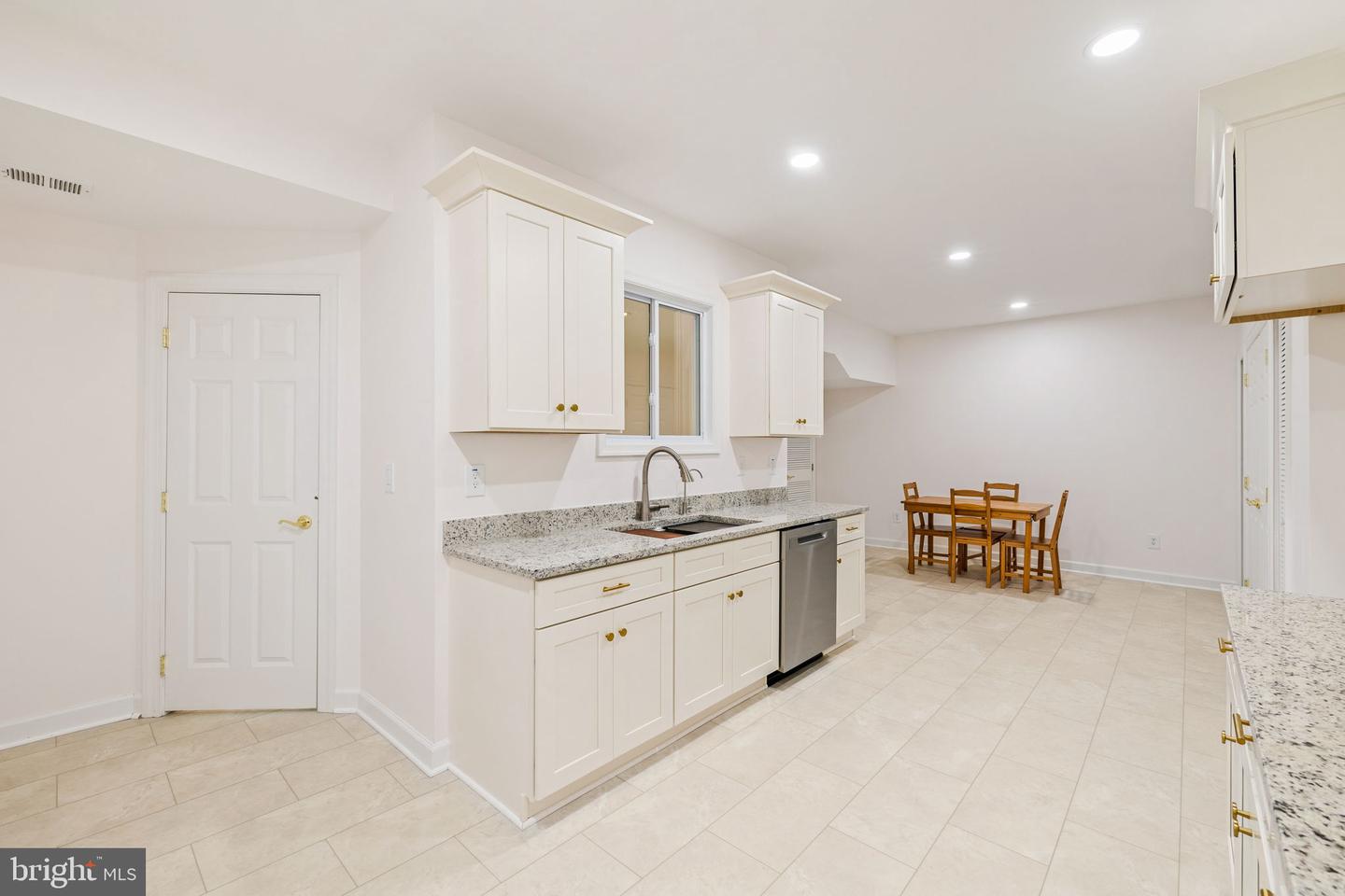 3224 LOST POND CT, TRIANGLE, Virginia 22172, 6 Bedrooms Bedrooms, ,5 BathroomsBathrooms,Residential,For sale,3224 LOST POND CT,VAPW2099762 MLS # VAPW2099762