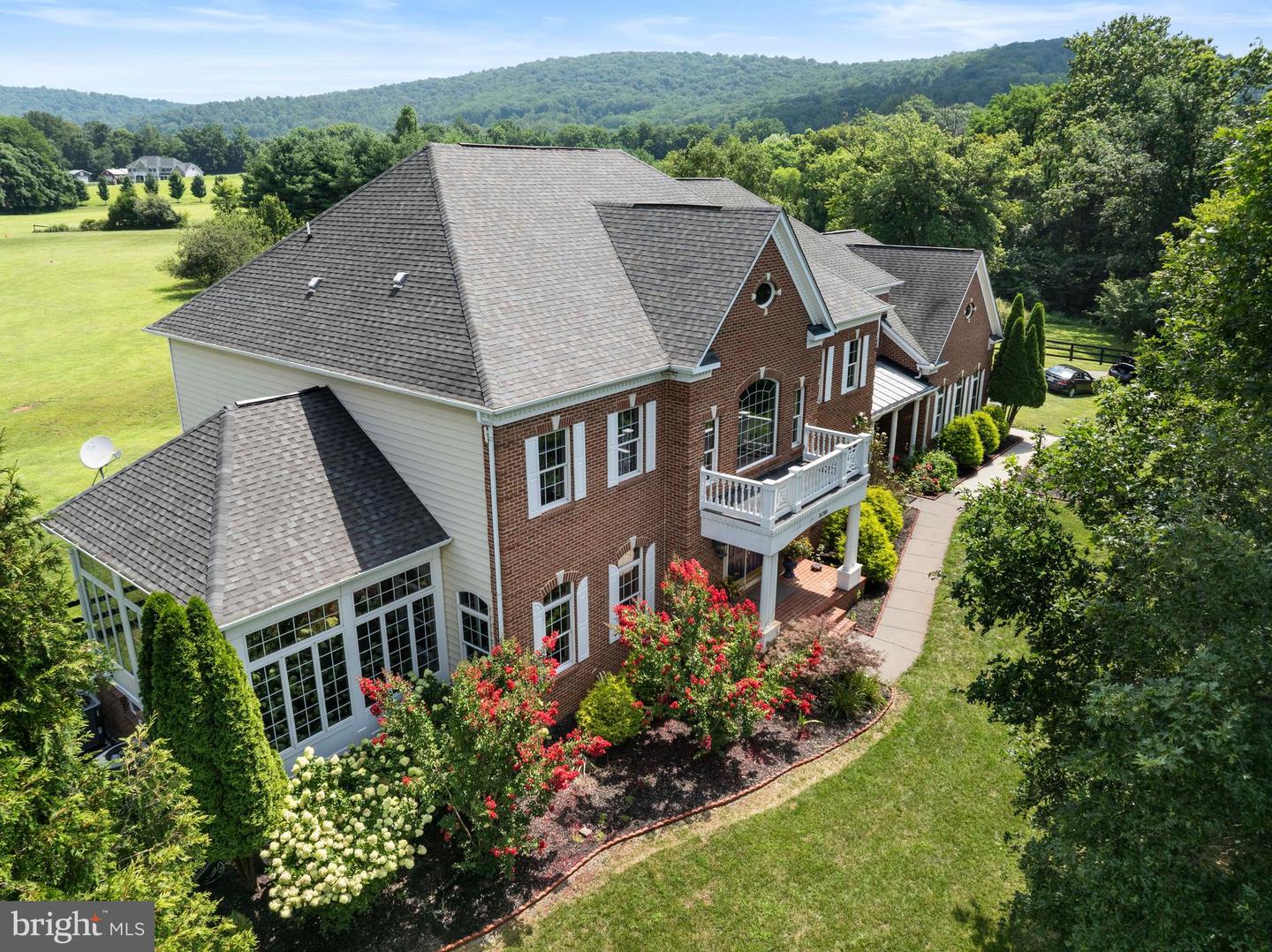 36380 HESKETT LN, HILLSBORO, Virginia 20132, 5 Bedrooms Bedrooms, ,5 BathroomsBathrooms,Residential,For sale,36380 HESKETT LN,VALO2102982 MLS # VALO2102982