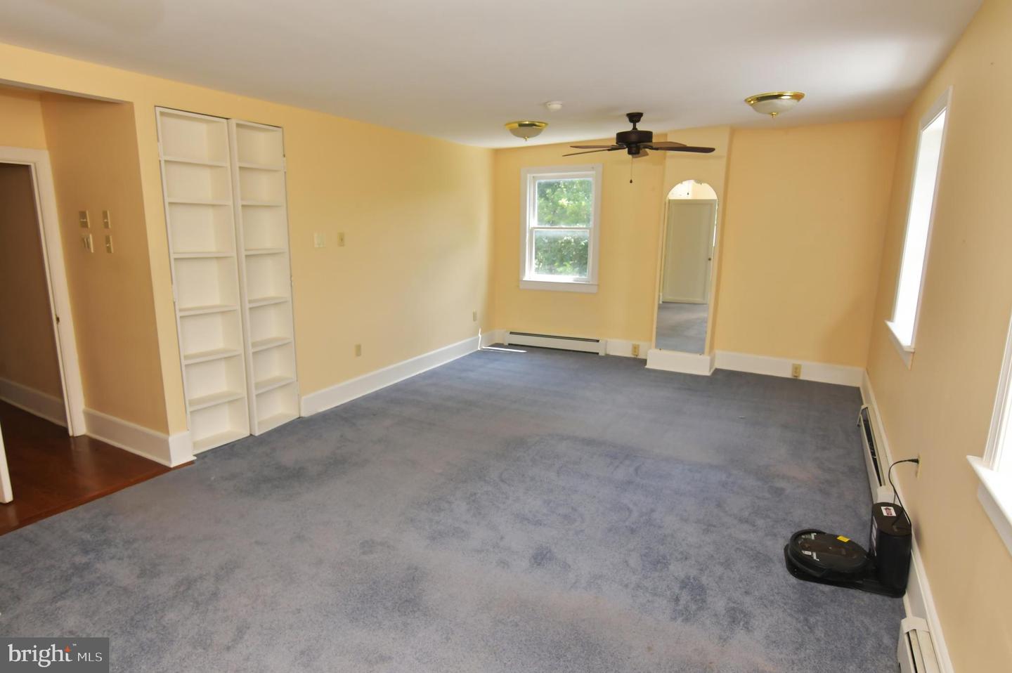 1301 FRONT ROYAL PIKE, WINCHESTER, Virginia 22602, 6 Bedrooms Bedrooms, ,3 BathroomsBathrooms,Residential,For sale,1301 FRONT ROYAL PIKE,VAFV2035618 MLS # VAFV2035618