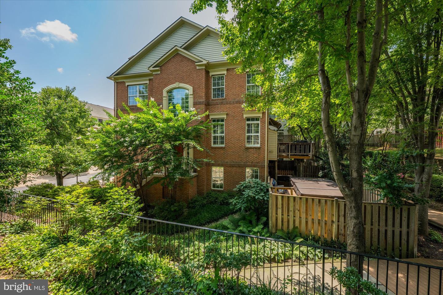 4648 LAMBERT DR, ALEXANDRIA, Virginia 22311, 3 Bedrooms Bedrooms, ,3 BathroomsBathrooms,Residential,For sale,4648 LAMBERT DR,VAAX2047802 MLS # VAAX2047802