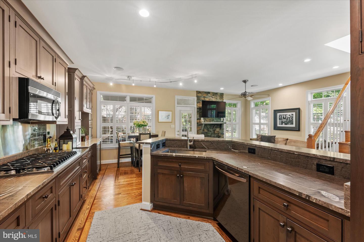 4648 LAMBERT DR, ALEXANDRIA, Virginia 22311, 3 Bedrooms Bedrooms, ,3 BathroomsBathrooms,Residential,For sale,4648 LAMBERT DR,VAAX2047802 MLS # VAAX2047802