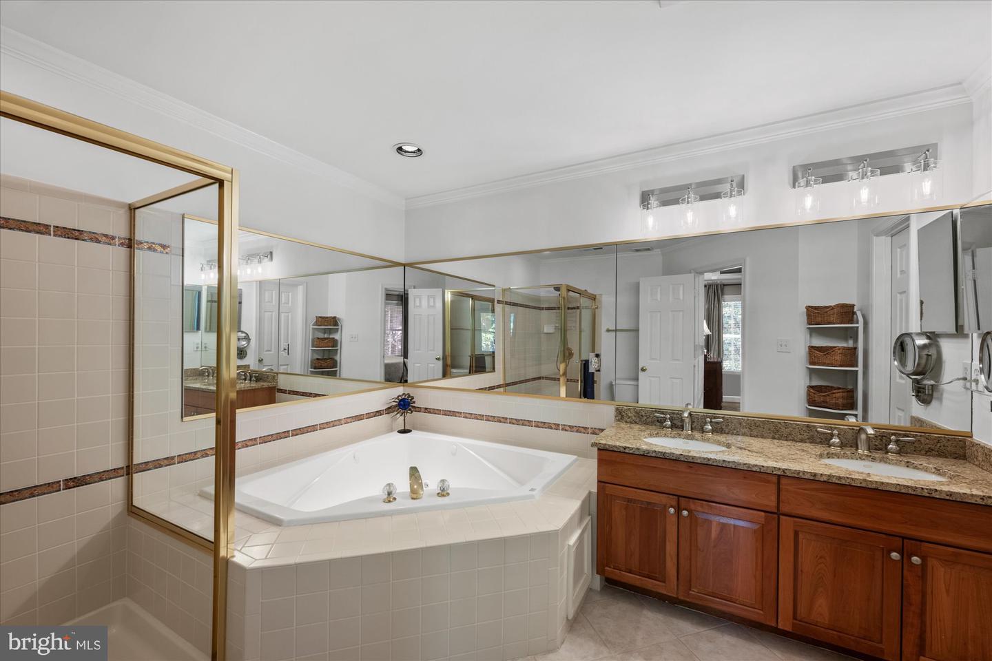 4648 LAMBERT DR, ALEXANDRIA, Virginia 22311, 3 Bedrooms Bedrooms, ,3 BathroomsBathrooms,Residential,For sale,4648 LAMBERT DR,VAAX2047802 MLS # VAAX2047802