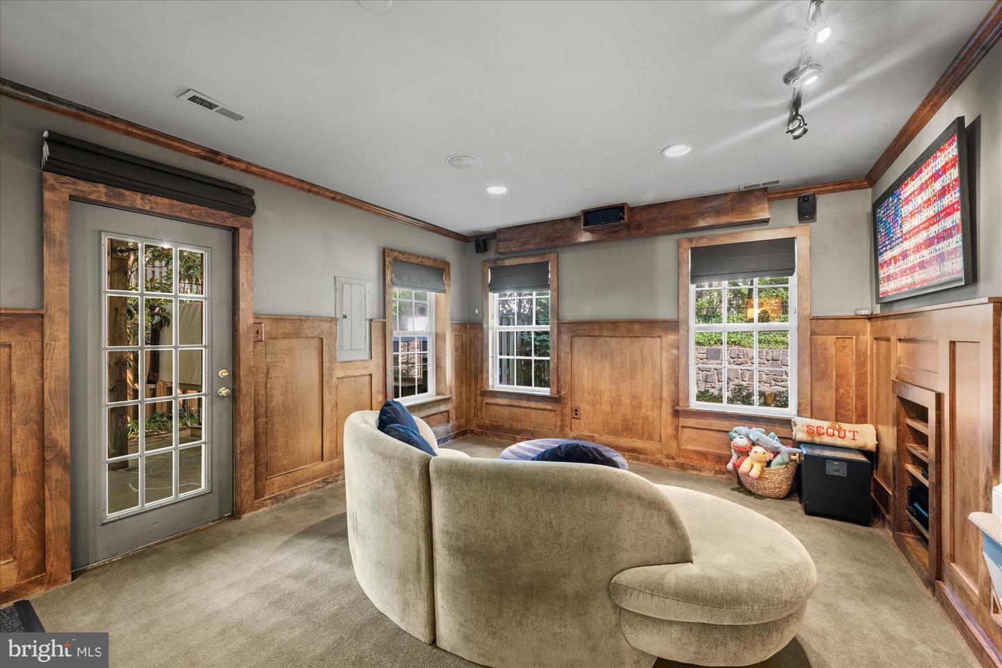 4648 LAMBERT DR, ALEXANDRIA, Virginia 22311, 3 Bedrooms Bedrooms, ,3 BathroomsBathrooms,Residential,For sale,4648 LAMBERT DR,VAAX2047802 MLS # VAAX2047802
