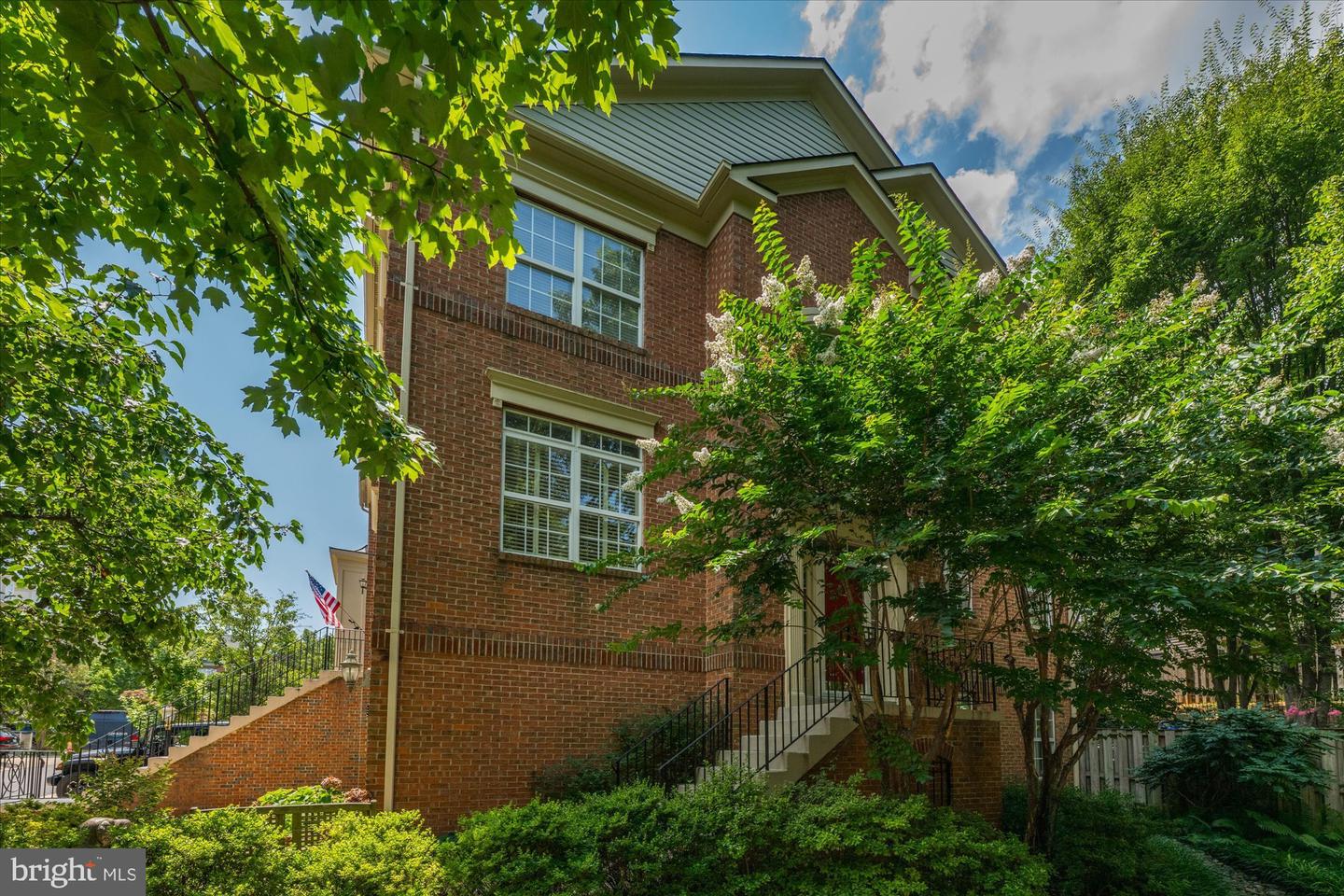 4648 LAMBERT DR, ALEXANDRIA, Virginia 22311, 3 Bedrooms Bedrooms, ,3 BathroomsBathrooms,Residential,For sale,4648 LAMBERT DR,VAAX2047802 MLS # VAAX2047802