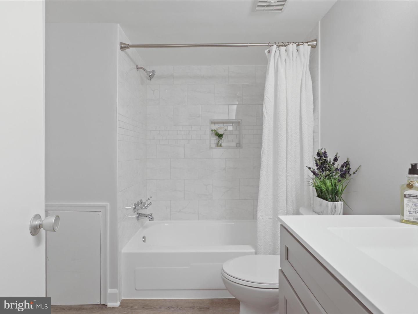 7800 INVERTON RD #201, ANNANDALE, Virginia 22003, 2 Bedrooms Bedrooms, ,2 BathroomsBathrooms,Residential,For sale,7800 INVERTON RD #201,VAFX2257258 MLS # VAFX2257258
