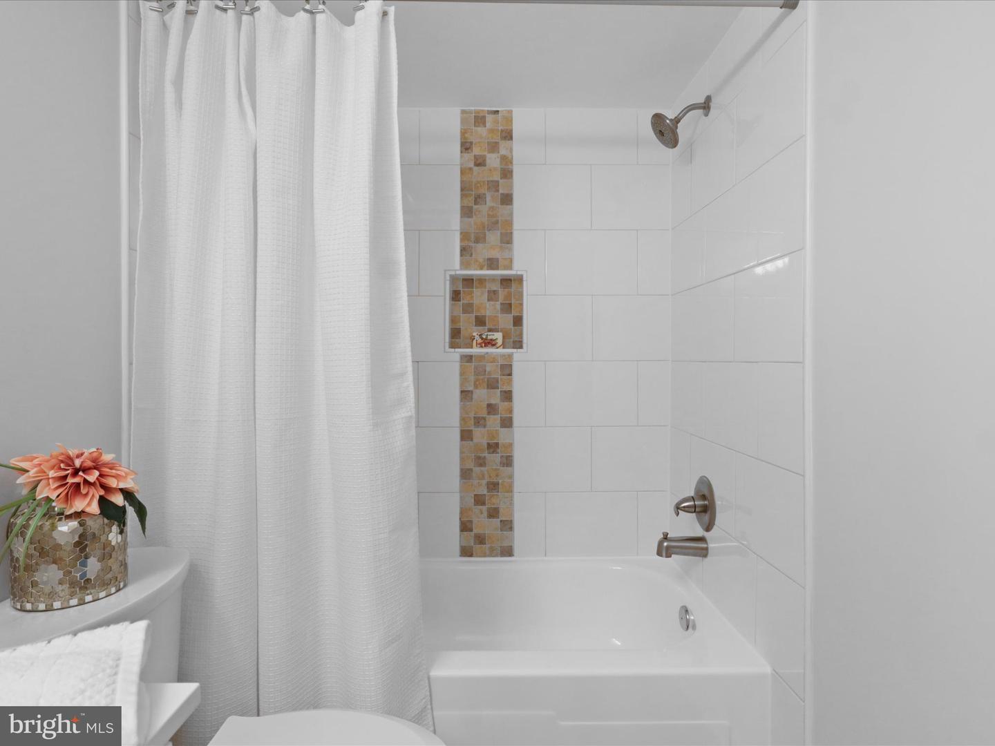 7800 INVERTON RD #201, ANNANDALE, Virginia 22003, 2 Bedrooms Bedrooms, ,2 BathroomsBathrooms,Residential,For sale,7800 INVERTON RD #201,VAFX2257258 MLS # VAFX2257258