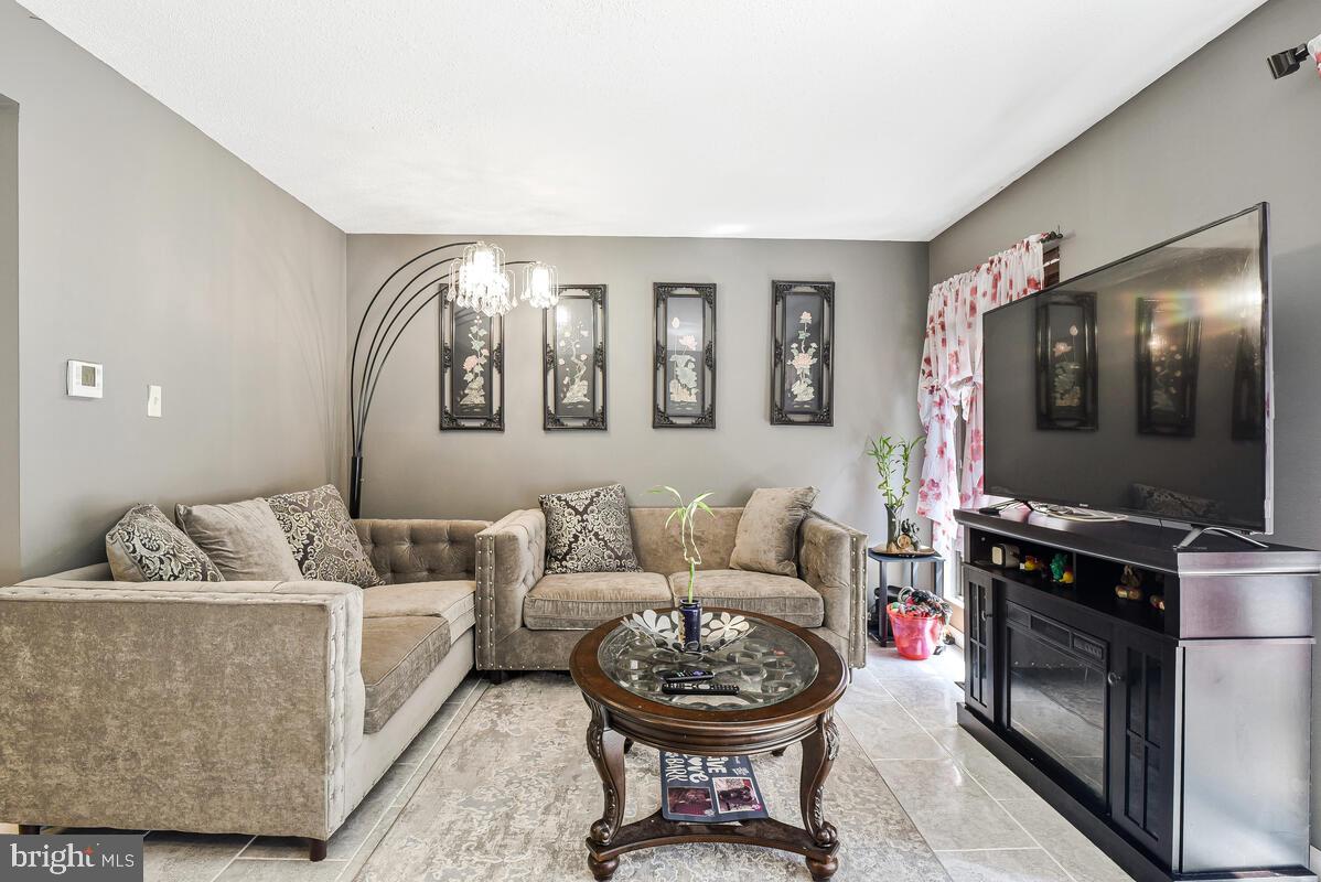 15361 GRIST MILL TER, WOODBRIDGE, Virginia 22191, 3 Bedrooms Bedrooms, ,2 BathroomsBathrooms,Residential,For sale,15361 GRIST MILL TER,VAPW2099896 MLS # VAPW2099896