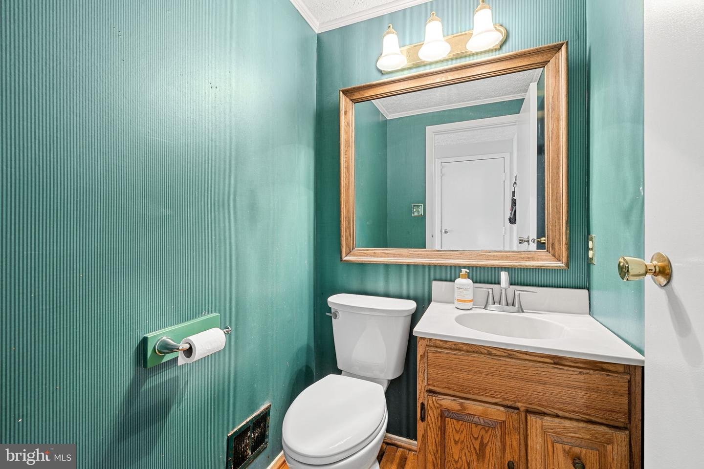15813 EDGEWOOD DR, DUMFRIES, Virginia 22025, 5 Bedrooms Bedrooms, ,2 BathroomsBathrooms,Residential,For sale,15813 EDGEWOOD DR,VAPW2099906 MLS # VAPW2099906