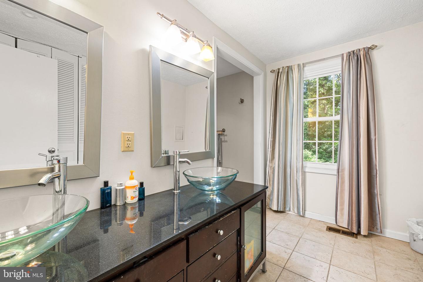 15813 EDGEWOOD DR, DUMFRIES, Virginia 22025, 5 Bedrooms Bedrooms, ,2 BathroomsBathrooms,Residential,For sale,15813 EDGEWOOD DR,VAPW2099906 MLS # VAPW2099906