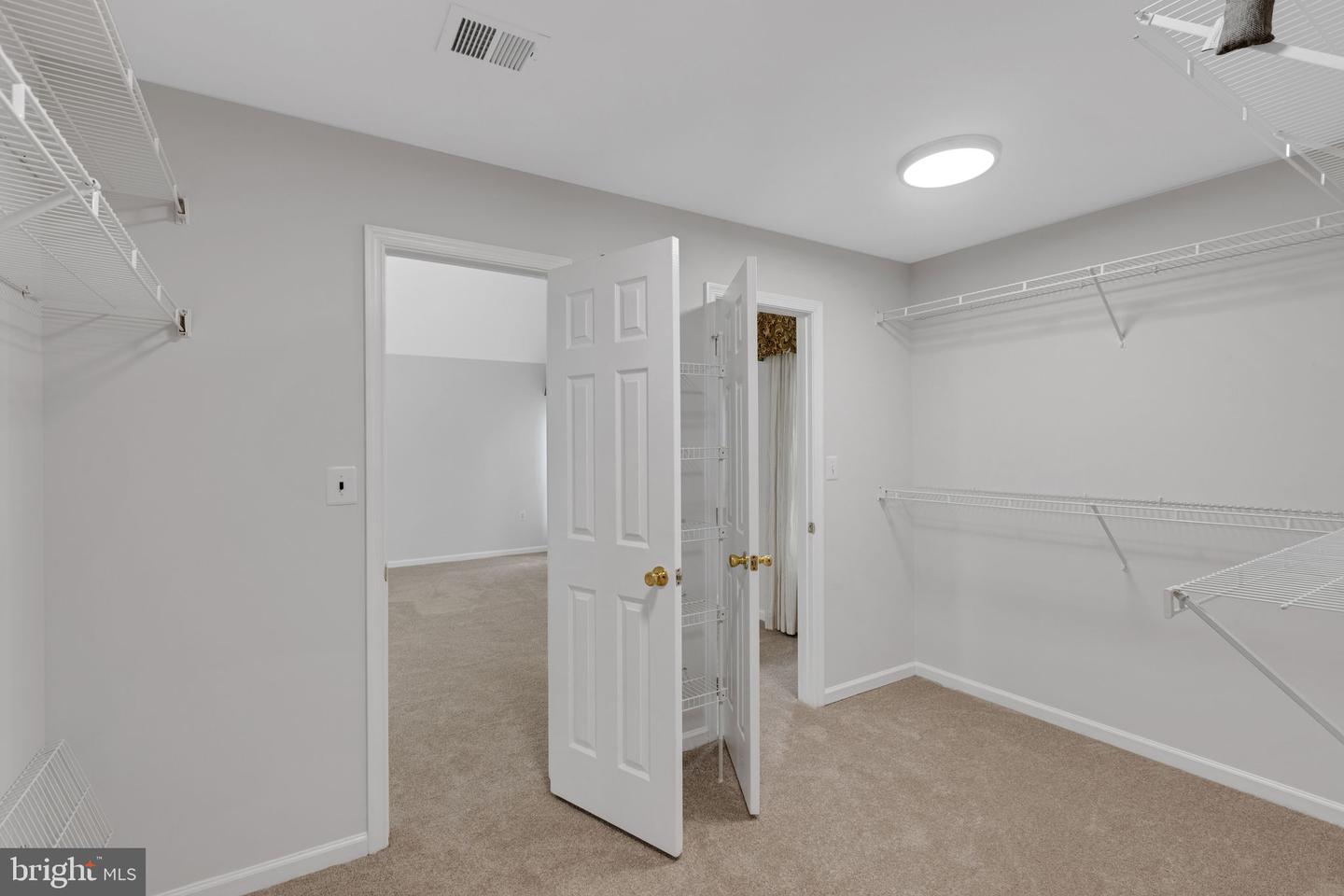 14501 PICKET OAKS RD, CENTREVILLE, Virginia 20121, 5 Bedrooms Bedrooms, ,3 BathroomsBathrooms,Residential,For sale,14501 PICKET OAKS RD,VAFX2257428 MLS # VAFX2257428