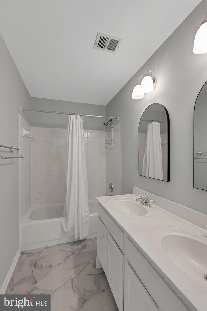 14501 PICKET OAKS RD, CENTREVILLE, Virginia 20121, 5 Bedrooms Bedrooms, ,3 BathroomsBathrooms,Residential,For sale,14501 PICKET OAKS RD,VAFX2257428 MLS # VAFX2257428