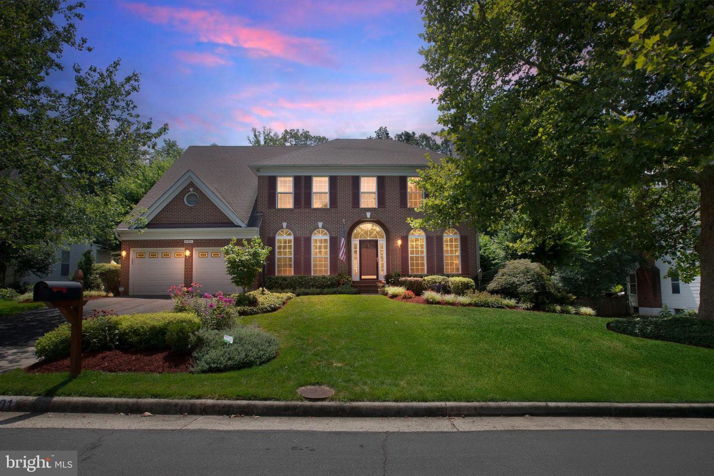 14501 PICKET OAKS RD, CENTREVILLE, Virginia 20121, 5 Bedrooms Bedrooms, ,3 BathroomsBathrooms,Residential,For sale,14501 PICKET OAKS RD,VAFX2257428 MLS # VAFX2257428