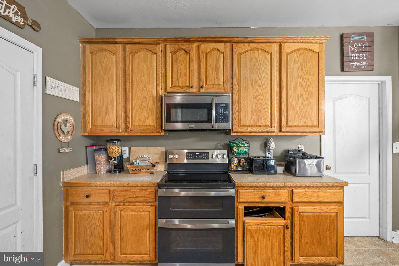 6325 GRACE HL, SPOTSYLVANIA, Virginia 22551, 5 Bedrooms Bedrooms, ,2 BathroomsBathrooms,Residential,For sale,6325 GRACE HL,VASP2034916 MLS # VASP2034916