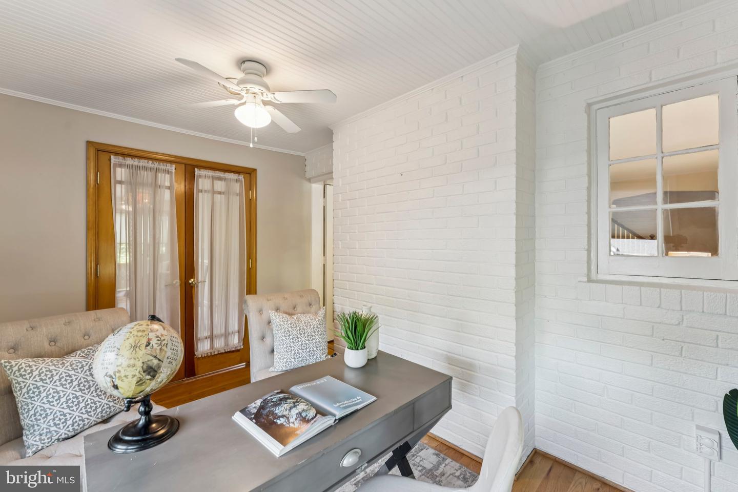 1811 N WAKEFIELD ST, ARLINGTON, Virginia 22207, 3 Bedrooms Bedrooms, ,2 BathroomsBathrooms,Residential,For sale,1811 N WAKEFIELD ST,VAAR2061382 MLS # VAAR2061382