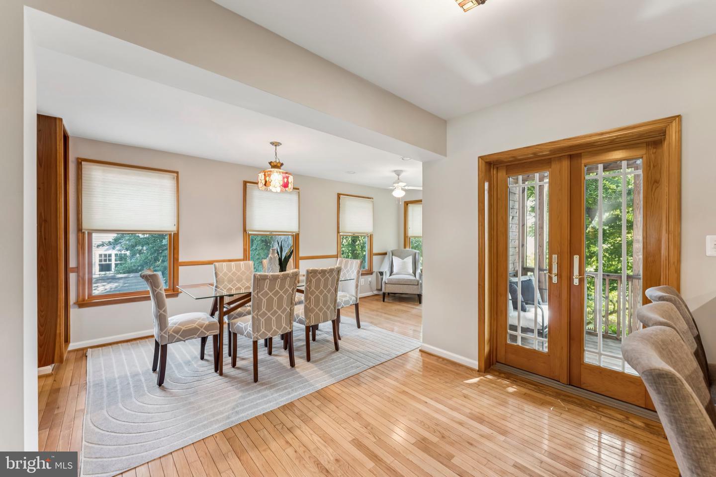 1811 N WAKEFIELD ST, ARLINGTON, Virginia 22207, 3 Bedrooms Bedrooms, ,2 BathroomsBathrooms,Residential,For sale,1811 N WAKEFIELD ST,VAAR2061382 MLS # VAAR2061382