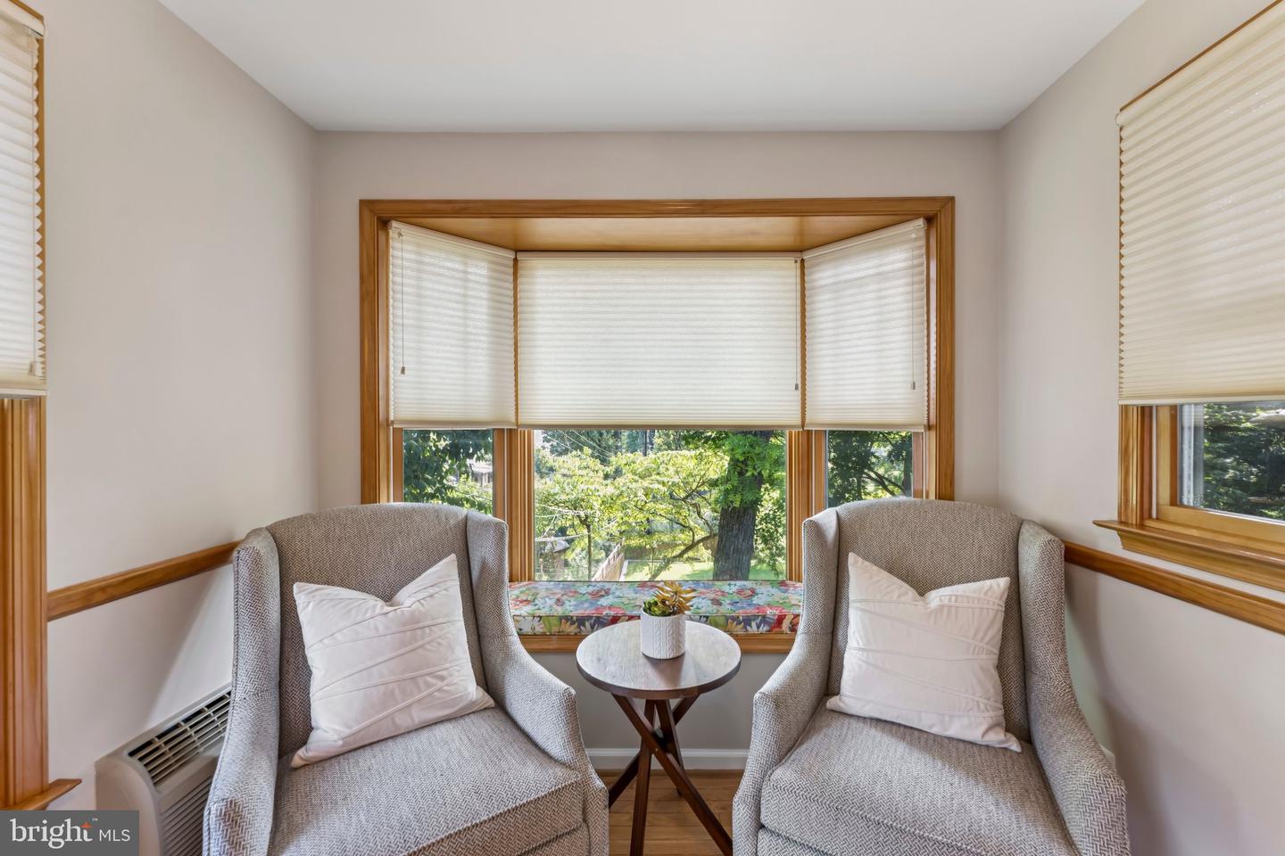 1811 N WAKEFIELD ST, ARLINGTON, Virginia 22207, 3 Bedrooms Bedrooms, ,2 BathroomsBathrooms,Residential,For sale,1811 N WAKEFIELD ST,VAAR2061382 MLS # VAAR2061382