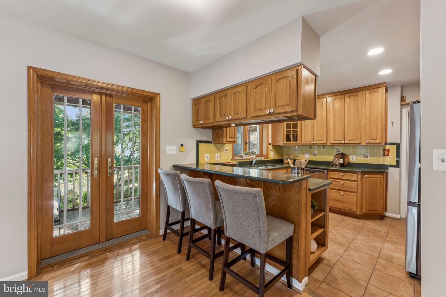 1811 N WAKEFIELD ST, ARLINGTON, Virginia 22207, 3 Bedrooms Bedrooms, ,2 BathroomsBathrooms,Residential,For sale,1811 N WAKEFIELD ST,VAAR2061382 MLS # VAAR2061382